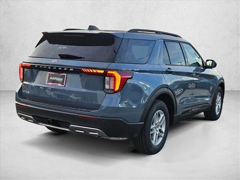 New 2026 Ford Explorer Active w/ Active Comfort Package image 2