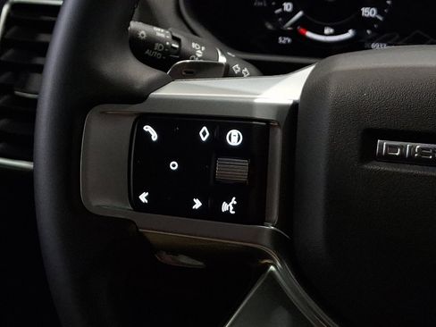 Certified 2025 Land Rover Discovery Dynamic SE image 23