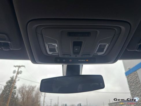 Used 2020 GMC Sierra 1500 SLE w/ SLE Value Package image 19