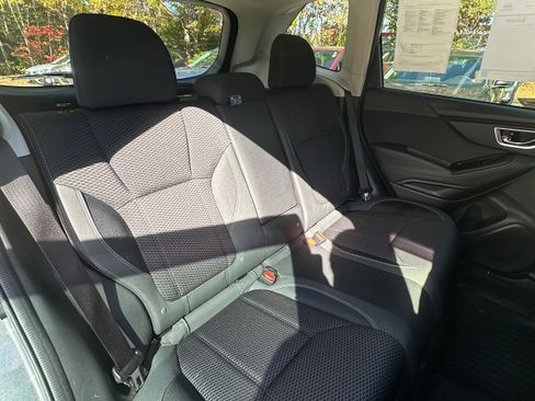 Used 2022 Subaru Forester Premium image 11