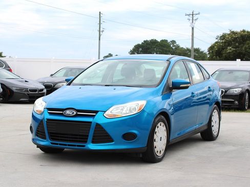 Used 2013 Ford Focus SE w/ Super Fuel Economy (SFE) Pkg image 3