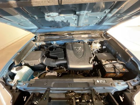 Used 2019 Toyota Tacoma TRD Off-Road AWD/4WD image 26