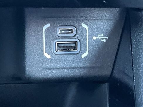 New 2026 Jeep Compass Limited image 17