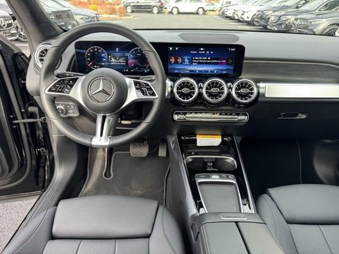 Used 2026 Mercedes-Benz GLB 250 4MATIC image 14