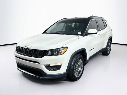 Used 2018 Jeep Compass Latitude w/ Popular Equipment Group FWD image 3