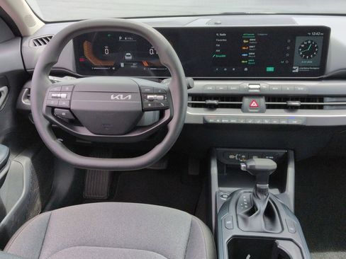 Used 2025 Kia K4 FWD image 30