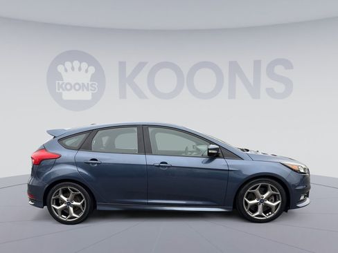 Used 2018 Ford Focus ST image 8