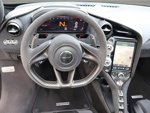 Used 2018 McLaren 720S Performance image 17