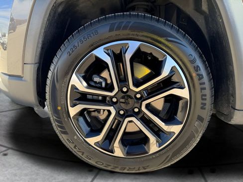 Used 2023 Jeep Compass Limited image 28