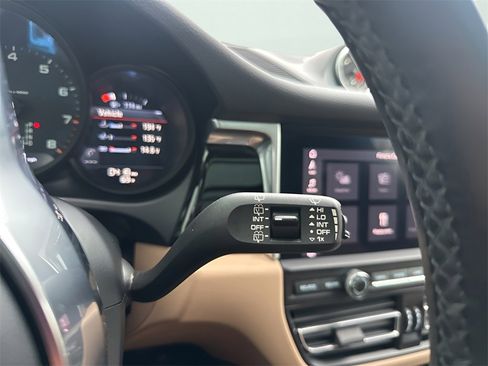 Used 2020 Porsche Macan image 28