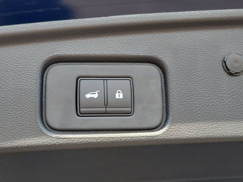 New 2026 Nissan Pathfinder SV FWD image 17