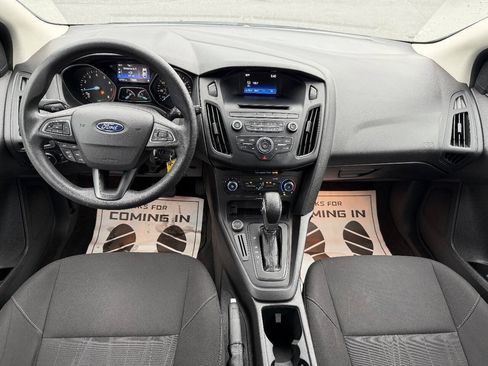 Used 2017 Ford Focus SE FWD image 12
