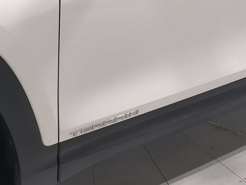 Used 2019 GMC Terrain SLE FWD image 16