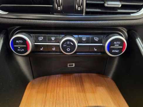 Used 2017 Alfa Romeo Giulia Ti w/ TI Lusso Light Wood Package AWD/4WD image 19