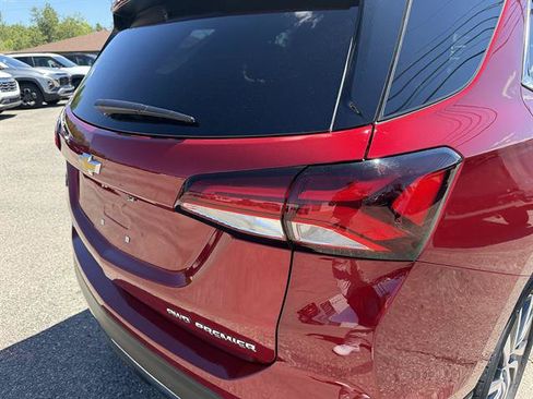 Used 2024 Chevrolet Equinox Premier AWD/4WD image 18