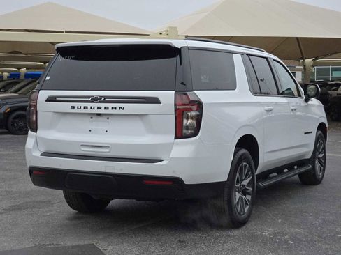 Certified 2024 Chevrolet Suburban Z71 w/ Luxury Package image 7