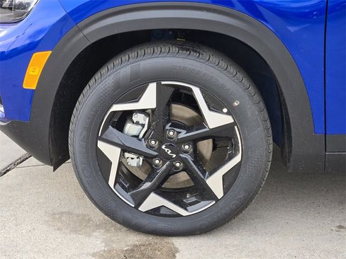 New 2026 Kia Seltos S image 8