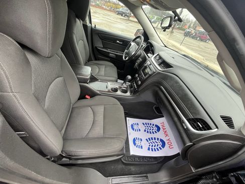 Used 2016 Chevrolet Traverse LT w/ Style and Technology Package image 16