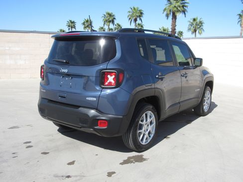Used 2022 Jeep Renegade Latitude image 5