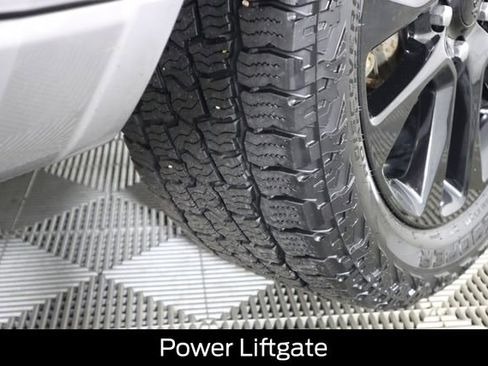 Used 2019 Jeep Grand Cherokee Laredo AWD/4WD image 25