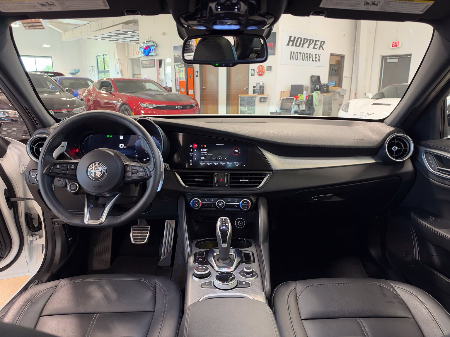 Used 2025 Alfa Romeo Giulia RWD image 13