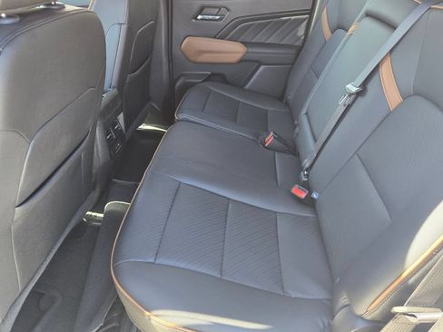 Used 2023 GMC Canyon AT4 w/ AT4 Premium Package AWD/4WD image 12