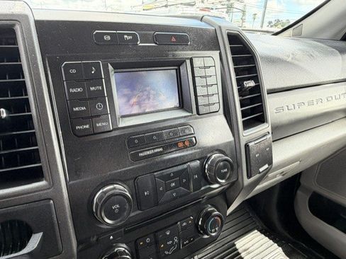 Used 2017 Ford F250 XL w/ Power Equipment Group RWD image 18