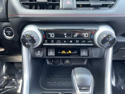 Used 2023 Toyota RAV4 SE w/ Weather & Moonroof Package image 28