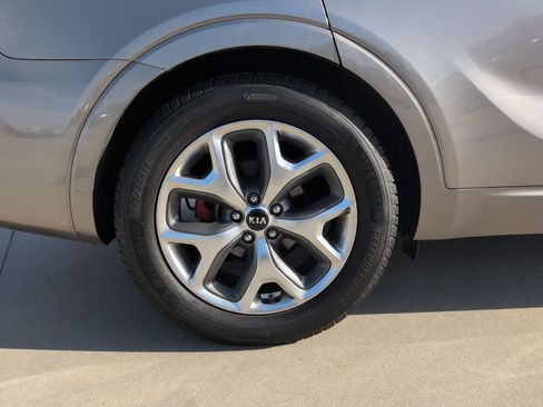 Used 2019 Kia Sorento SX w/ SX Touring Package image 12