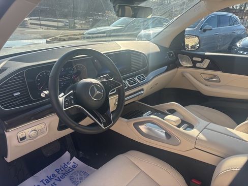 Used 2026 Mercedes-Benz GLS 450 4MATIC image 13