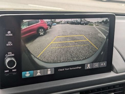 Used 2023 Honda Pilot Touring image 22