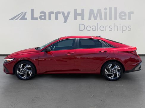 Certified 2025 Hyundai Elantra Sport FWD image 3