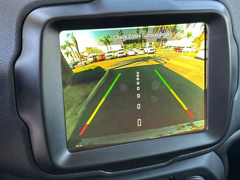 Used 2023 Jeep Renegade Latitude image 21