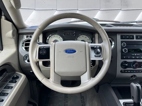 Used 2014 Ford Expedition EL XLT image 16
