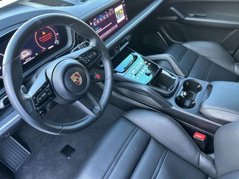 Used 2024 Porsche Cayenne Turbo GT image 11