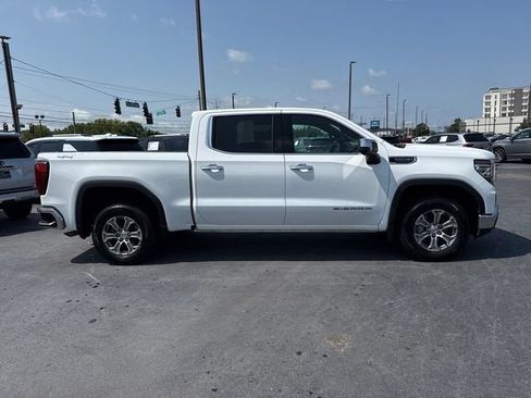 Used 2025 GMC Sierra 1500 SLT AWD/4WD image 2