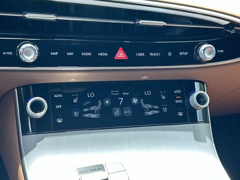 New 2026 Genesis GV70 2.5T Advanced AWD/4WD image 36