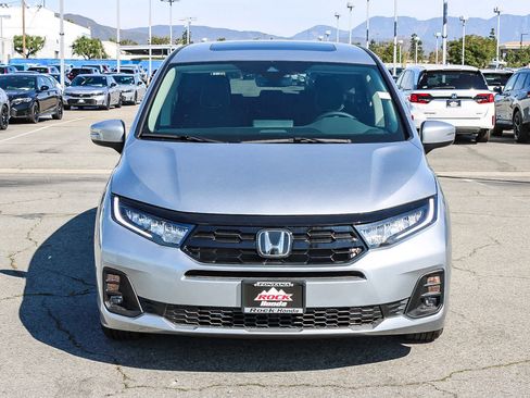 New 2026 Honda Odyssey Touring image 2