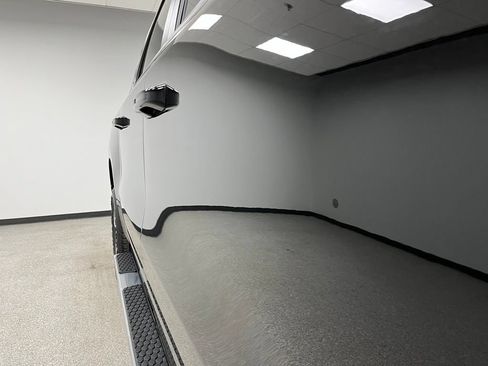 Used 2023 RAM 1500 Laramie AWD/4WD image 12