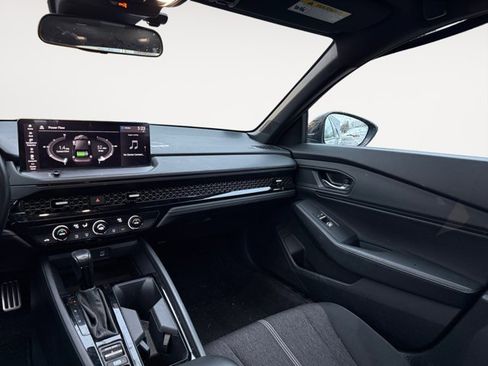 Used 2023 Honda Accord Sport image 11