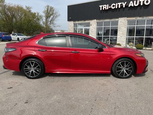 Used 2021 Toyota Camry SE FWD image 9