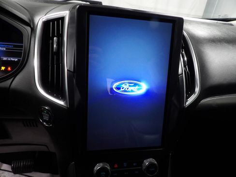 Used 2023 Ford Edge Titanium AWD/4WD image 18