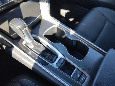 Used 2018 Honda Accord Sport image 26