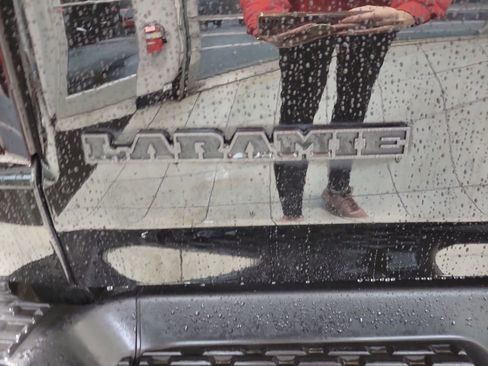Used 2025 RAM 1500 Laramie w/ Night Edition image 18