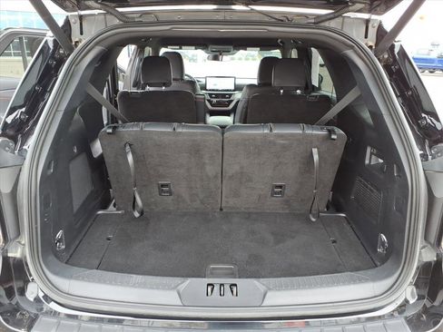 Certified 2025 Ford Explorer ST-Line image 8