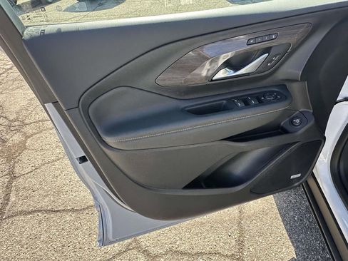 Used 2024 GMC Terrain Denali w/ Denali Premium Package image 18