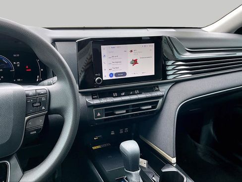 Used 2025 Toyota Camry LE w/ Convenience Package FWD image 7