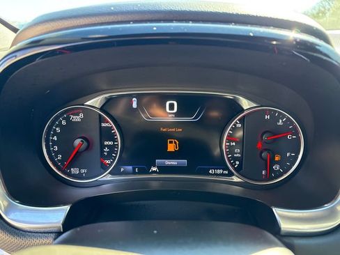 Used 2023 Chevrolet Traverse Premier w/ Redline Edition AWD/4WD image 17