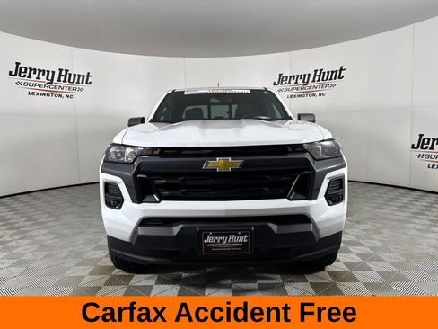 Used 2023 Chevrolet Colorado LT w/ LT Convenience Package II AWD/4WD image 3