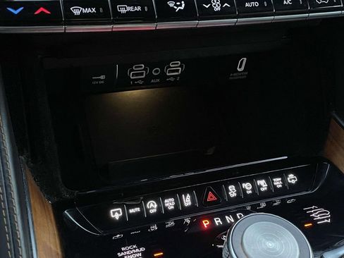 Used 2024 Jeep Grand Wagoneer L Series III image 20